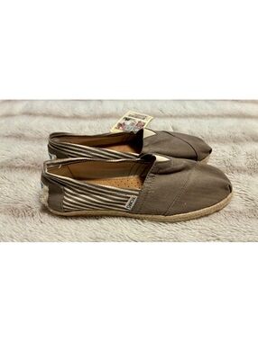 TOMS University Ash Stripe Classics Slip-On Flats Shoes Women's Size 7.5 NWT